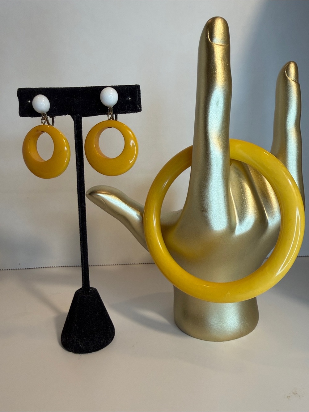 Vintage Bakelite Yellow/Gold Bracelet and Earrings